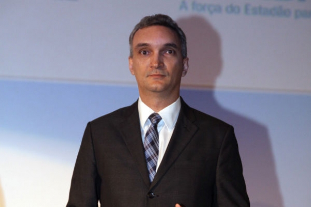 Vicente Sevilha Junior recebe o prêmio de Comunicação e Marketing pela Sevilha Contabilidade